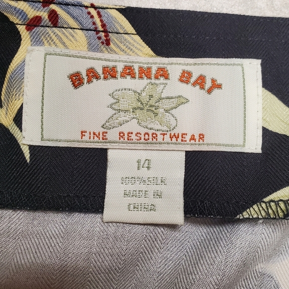 Banana Bay Dark Blue Floral Pencil Skirt. 100% Silk. 14 - Picture 2 of 7